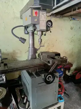 Mesin milling LC-40AH