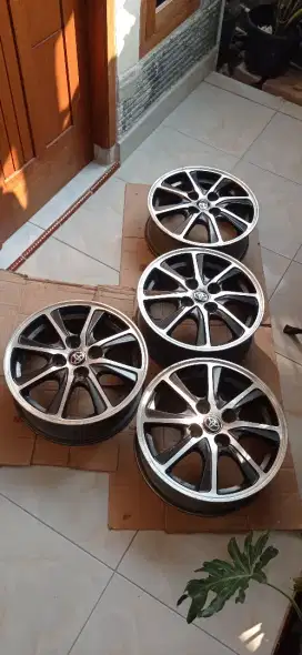 Velk Toyota calya