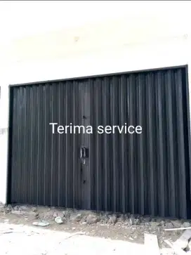 Rolling door folding gate