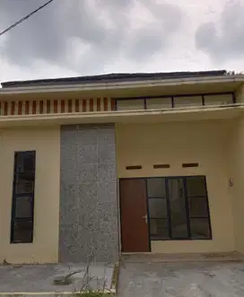 Manivestasi terbaik rumah 2 lantai tentram di pusat kota