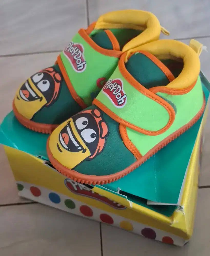 Sepatu baru anak2