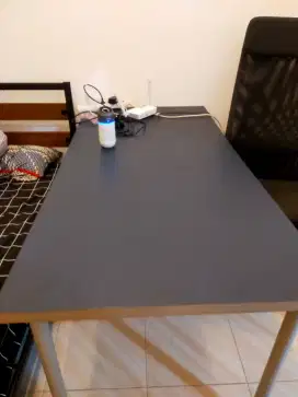 Meja ikea besar