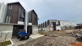 Rumah siap huni tanpa DP, fasilitas kolam renang di karawaci tangerang