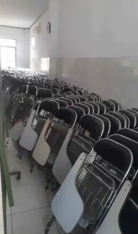 BANGKU KAMPUS MERK FUTURA