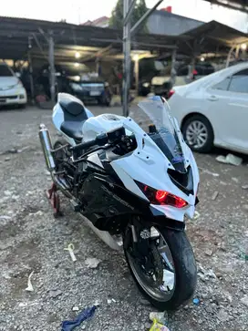 Di jual motor kawasaki ninja zx25R