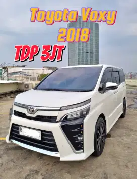 [ TDP 3 jt ] Toyota Voxy 2018