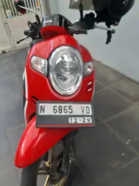 Honda Scoopy merah