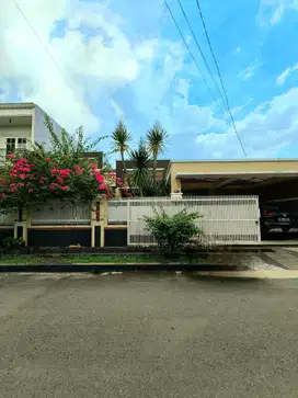 Rumah Secondary Terawat Dalam Komplek Tenang Di Cakung Ujung Menteng