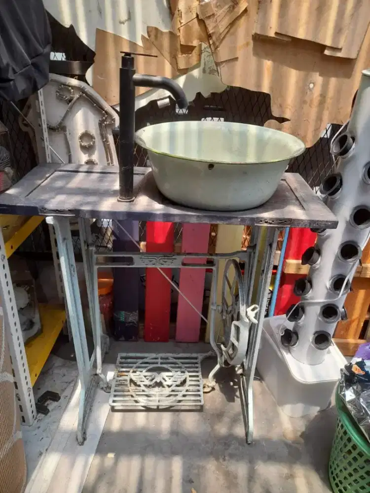 Wastafel mesin jahit unik