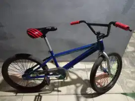 Sepeda BMX ukuran 20 torpedo