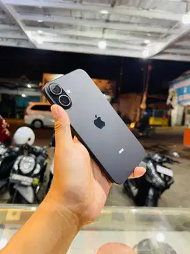 Iphone 16 Plus 256gb iBox like new garansi panjang. TT juga bisa