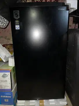 Kulkas 1 pintu merk maspion normal masih baru