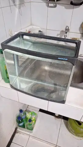 TOPLES DISPLAY AQUARIUM BEKAS
