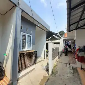 Disewakan rumah 2 kamar, di jln Moh Kahfi 1, sebrang Swalayan Fortune