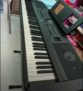 JUAL PIANO DIGITAL YAMAHA DGX 670B KEYBOARD MUSIK DGX 670 B KEY DGX670