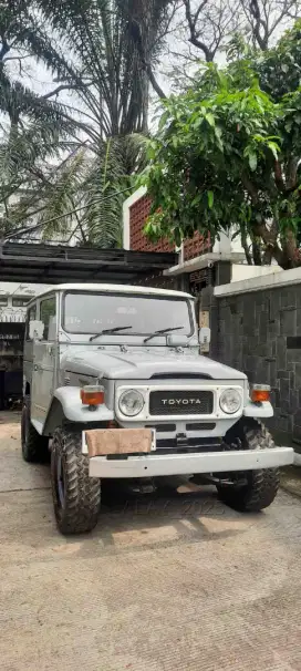 TOYOTA HARDTOP FJ40