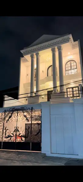 Rumah mewah jual cepat Kelapa Gading full furnish America Classic