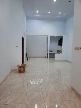 Disewakan pertahun rumah di taman royal luas 128m2 lokasi oke
