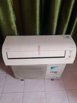 dijual AC Daikin inverter 1/2 pk