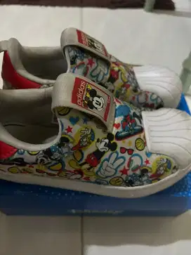 Sepatu Sneaker Preloved adidas disney ori 500rb!