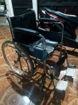 Kursi roda bekas