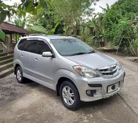 2010 Daihatsu Xenia