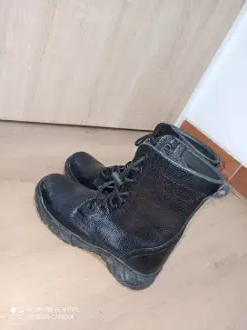Sepatu seftiy/sepatu pdh TNI dan satpam