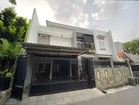 Rumah Full Furnished Dengan Interior Design Mewah Di Rawamangun