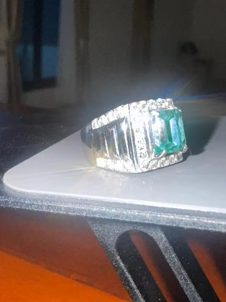 Berlian Zamrud Colombia Munzo