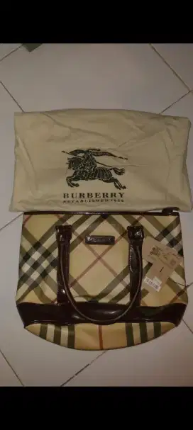 Preloved Tas Burberry