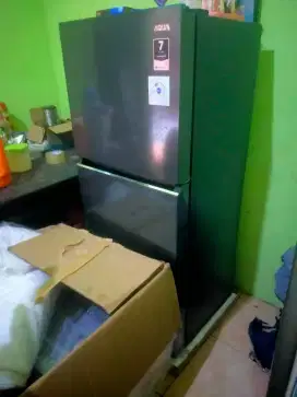 Dijual kulkas baru bgt dijual harga second