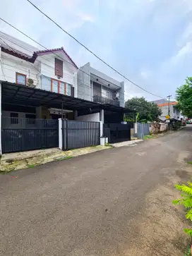 Rumah Dijual Pejaten. Dekat ACG School. Akses Jalan LEBAR. NEGO