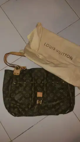 Preloved Tas LV