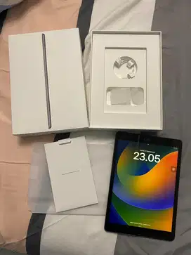 Ipad 9th Gen 256GB Wifi Only Fullset Like New