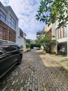 Townhouse Modern Minimalis Siap Huni Di Ampera Jakarta Selatan.