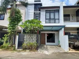 Rumah Cluster Cantik Terawat Bebas Banjir Dekat Tol Jatibening Bekasi