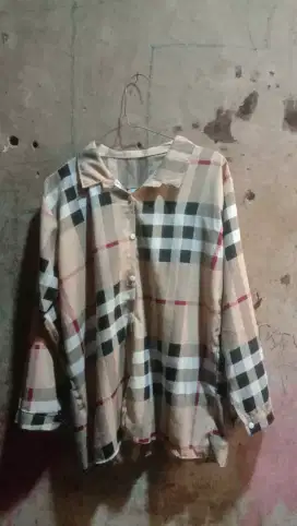 Kemeja Kotak Wanita