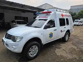 Strada triton ambulance medis 4x4 2013