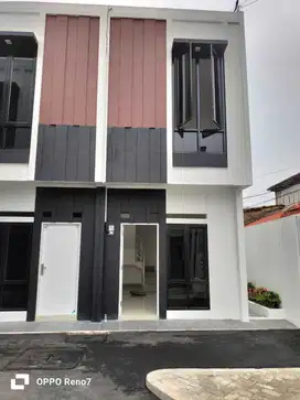 Rumah 2 Lantai didalam Gang dijalan Utan Kayu Matraman Jakarta Timur