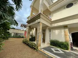 Rumah mewah siap huni di Pondok Indah, harga termurah di areanya