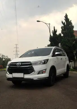 INNOVA VENTURER 2.0 AT BENSIN 2019