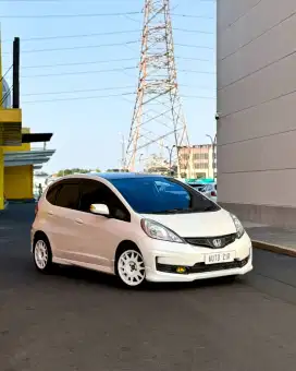 Honda new Jazz Rs at 2011 facelift tertera harga cash