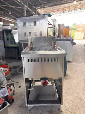 Noodle Boiler 
6 lubang
Ukuran 50x75x85