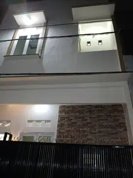 disewakan rumah baru lokasi strategis pusat kota
