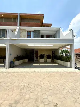 dijual rumah di dalam ringroad dekat jalan raya gedong kuning dan jec
