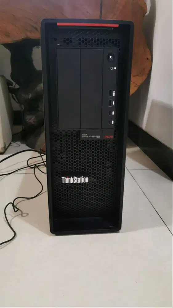 Lenovo ThinkStation P620 Desktop PC Prosesor AMD Ryzen Threadripper
