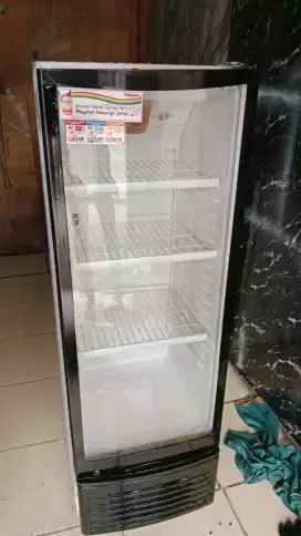 Dijual showcase RSA kondisi normal siap pakai nominus harga nego