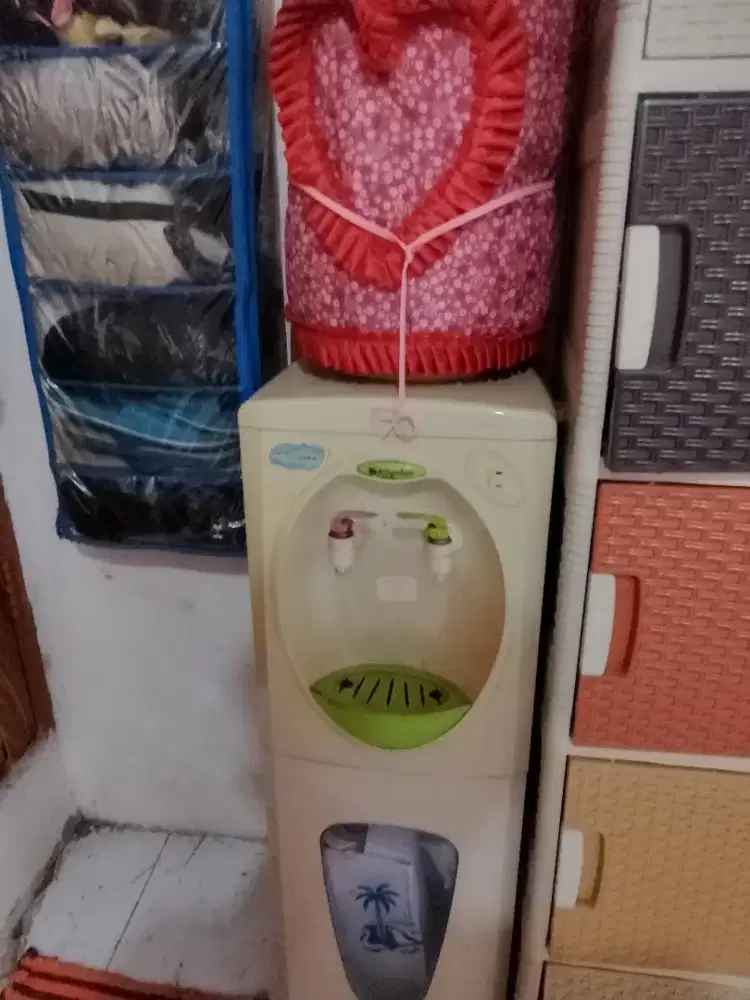 Dijual murah dispenser +galon