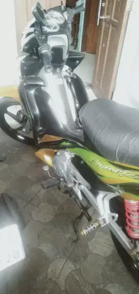 Motor Jupiter z 2011.. Rp. 6.5Rstus.. Ss. Lengkap. Pajak. Of. 2x..