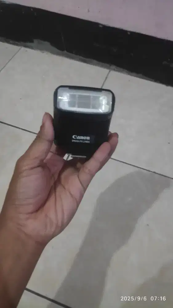 flass external speedlite 270EX for Canon